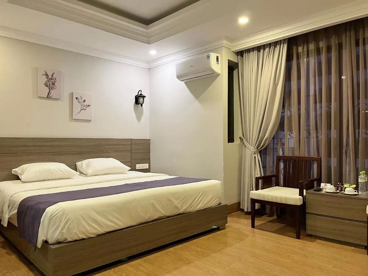 Yen Indochine Hotel Nha Trang 0*,  Vietnam